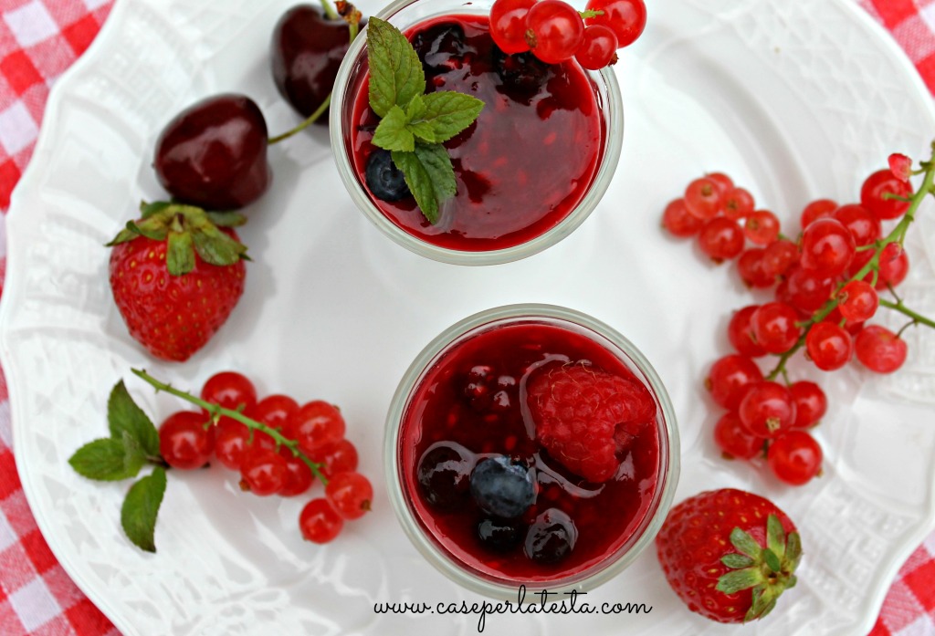 panna cotta with berries sauce